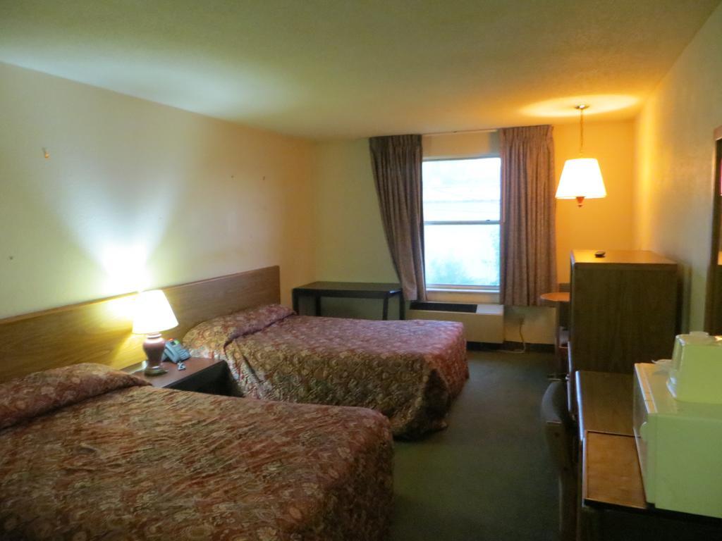 Hollywood Inn & Suites 格尼 外观 照片