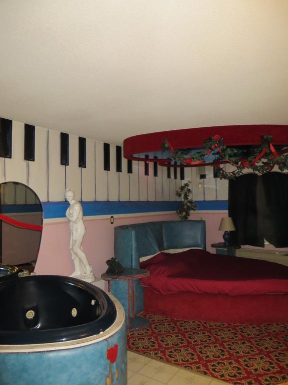 Hollywood Inn & Suites 格尼 外观 照片